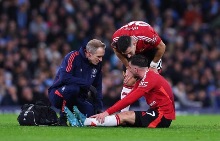 Mason Mount injured after just 12 minutes in Manchester derby, Gary Neville gives instant reaction on what he spotted