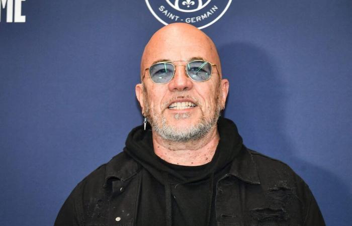 Pascal Obispo to the rescue of a famous penniless singer