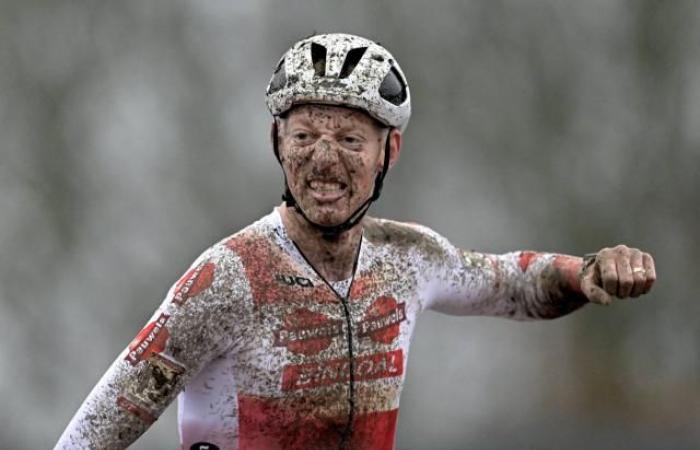 Michael Vanthourenhout winner, Belgian hat-trick at the Namur cyclo-cross