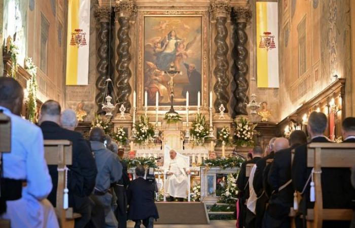 Blessed baby, Patrick Fiori, and popemobile… The best moments of Pope Francis' visit to Corsica