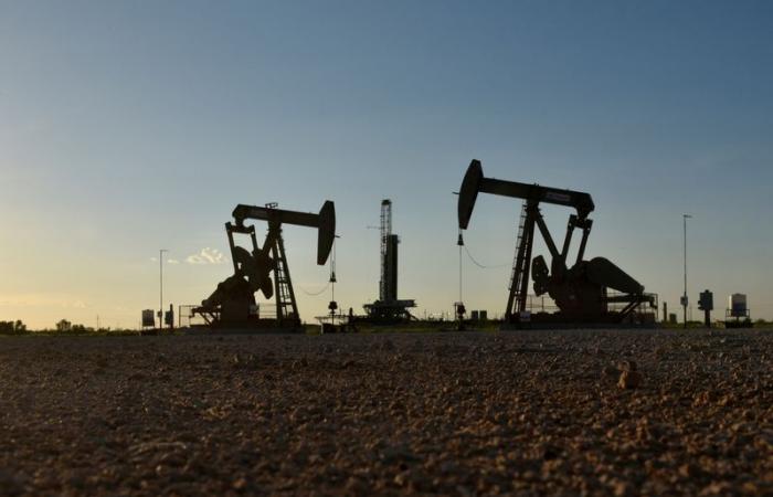 Oil retreats from highest level in weeks, investors eye Fed rate cuts