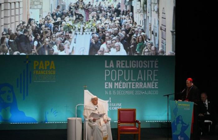 Blessed baby, Patrick Fiori, and popemobile… The best moments of Pope Francis' visit to Corsica