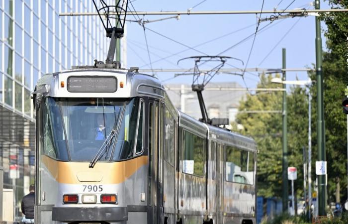 A woman dies after being hit by a tram in Schaerbeek