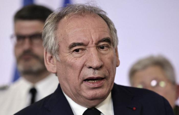 François Bayrou criticized for his participation in the Pau municipal council in the midst of a crisis in Mayotte