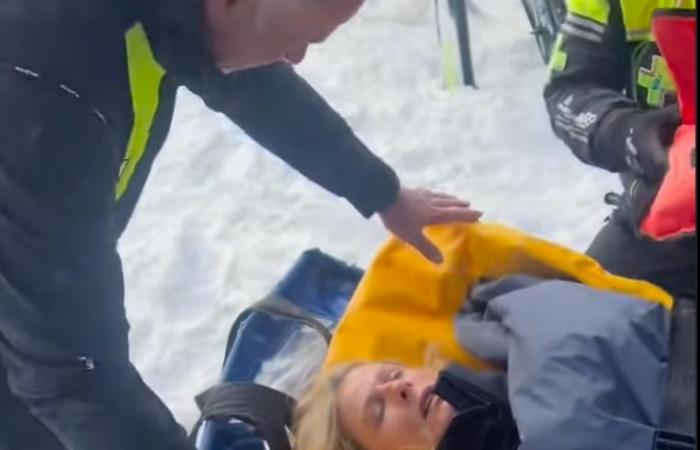 The shocking video of Karin Viard on a stretcher after suffering a head injury while skiing