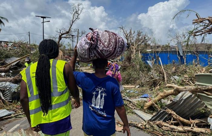 Cyclone Chido | France fears hundreds of deaths in Mayotte