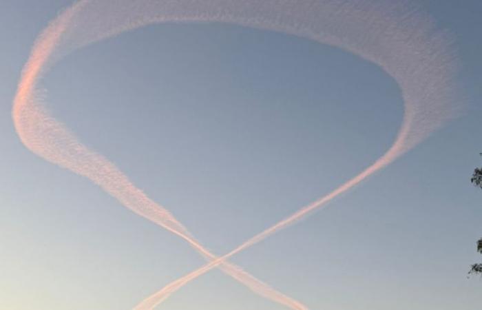 Hostage Symbol Formed In Israeli Sky