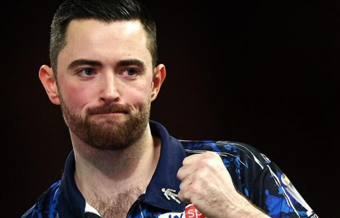 World Darts Championship: Luke Humphries takes nine legs in a row and cruises to victory as he starts title defence | Darts News