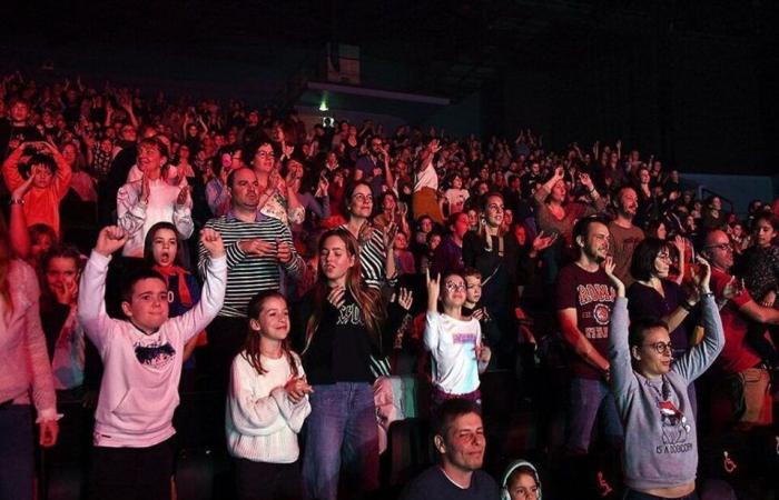 IN PICTURES. Aldebert brings his evil twin on stage and wakes up the Zénith de Caen