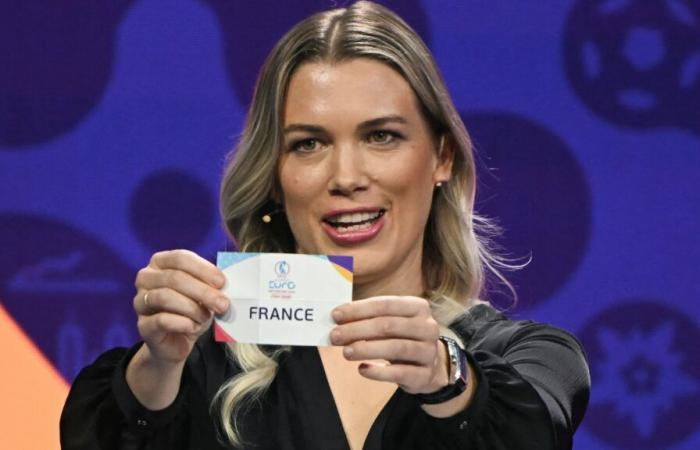 the complete draw for the group stage, with very heavy weight for the Blues