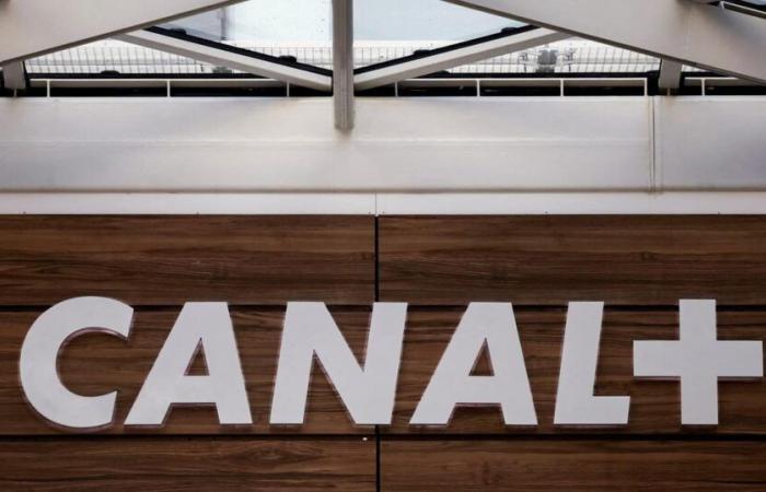 Canal+ falls by more than 12% on its IPO