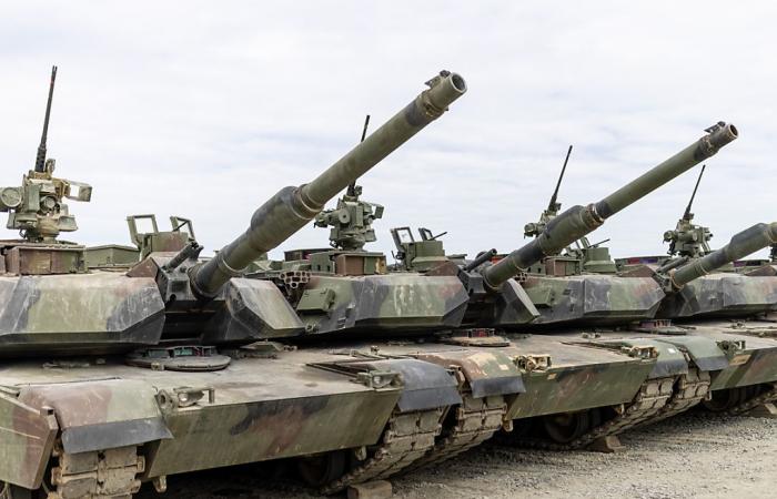 Taiwan receives first batch of American Abrams tanks