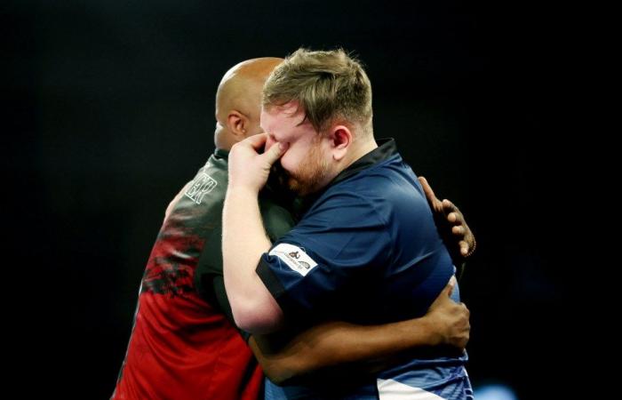 Fans slam ‘disgraceful’ treatment of Rangers-daft darts star during defeat as he breaks down in tears before match ends