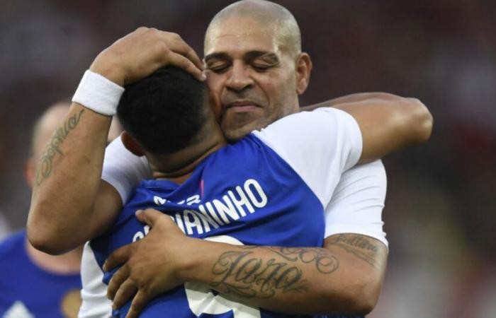 Soccer. How the Maracana celebrated Adriano's retirement with artificial intelligence