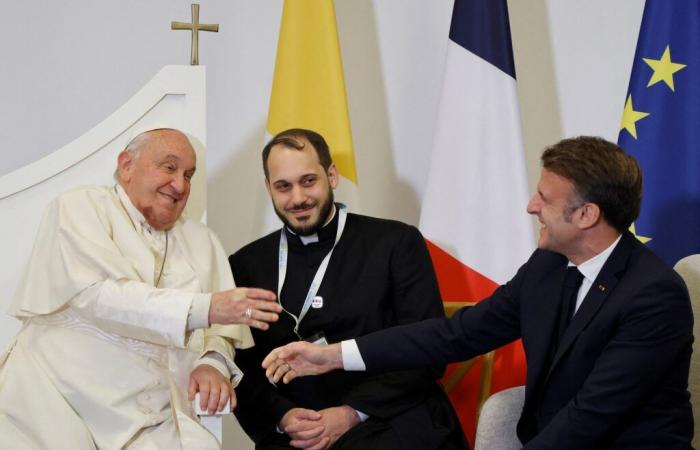 Images of the meeting between Pope Francis and Emmanuel Macron in Corsica