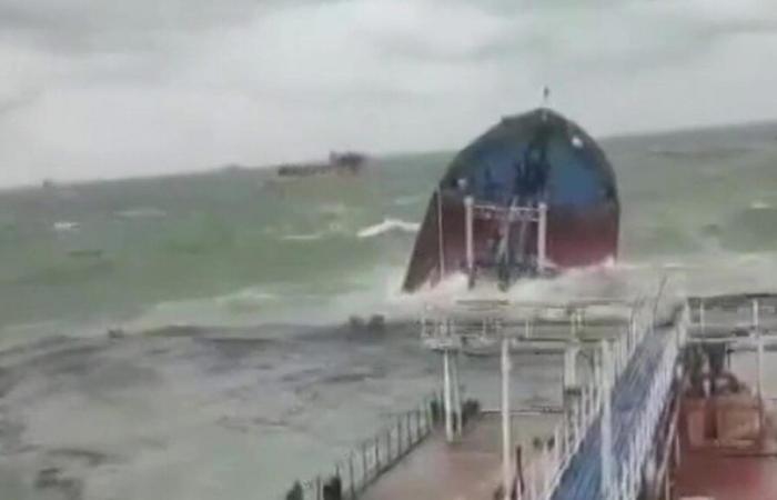 Concerns about environmental disaster after tanker accident off Crimea