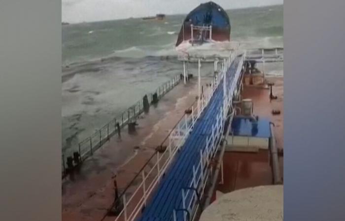 VIDEO. Sinking of two Russian tankers: one dead and tons of fuel oil spilled in the Black Sea