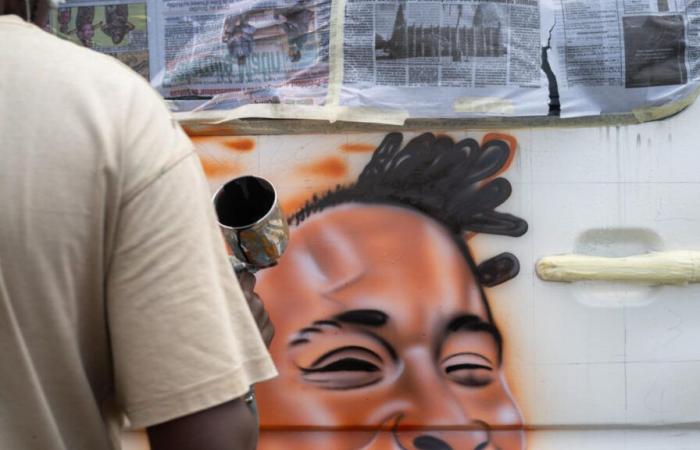 Ivory Coast: graffiti art is expressed on the gbakas and Wôrô-wôrô, the country’s public transport