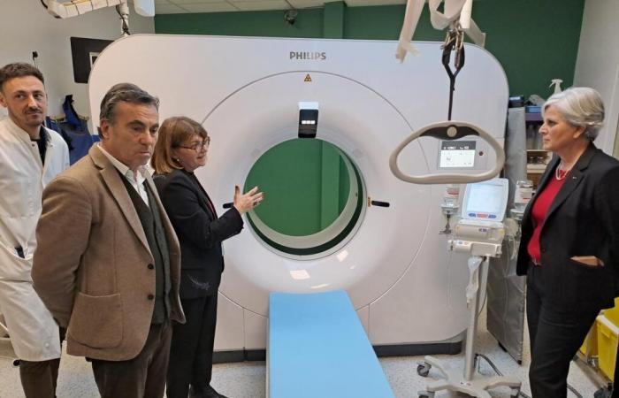 a high-performance scanner in operation at Arcachon hospital