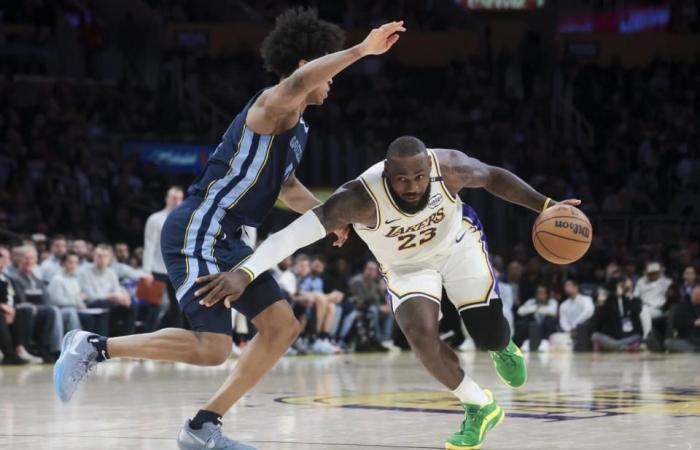 LeBron James returns and Lakers overcome Anthony Davis injury scare in win