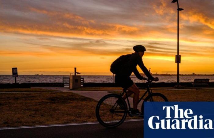 Temperatures reach 45C in parts of Australia as December record forecast to tumble in NSW | Australia weather