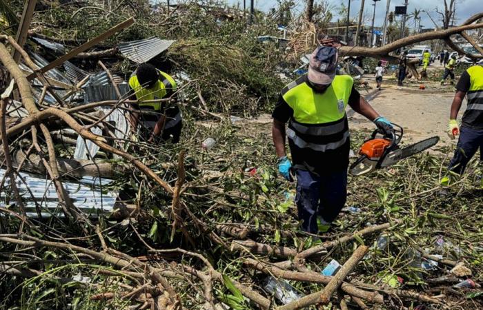 Cyclone Chido | France fears hundreds of deaths in Mayotte