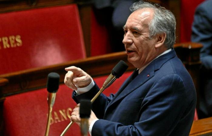 François Bayrou defends his choice of going to Pau