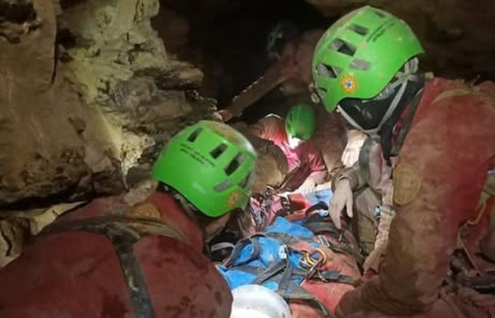 VIDEO. It has been stuck at a depth of nearly 600 m for 3 days: a speleologist falls into a cave, the rescue still in progress