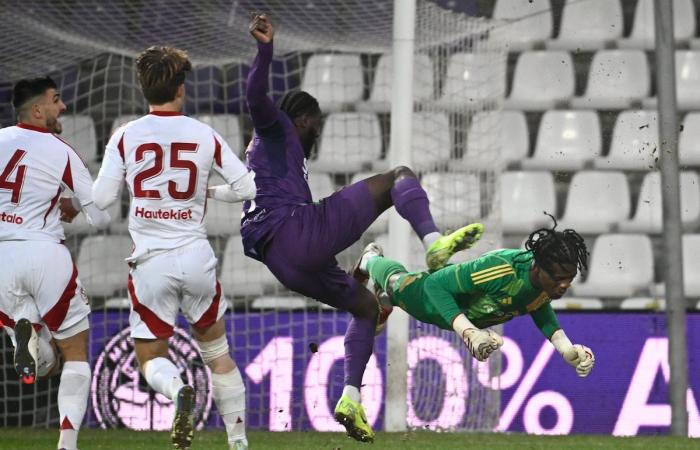 Matthieu Epolo’s parents speak after his match at Beerschot: “Our son is the first to question himself after each match”