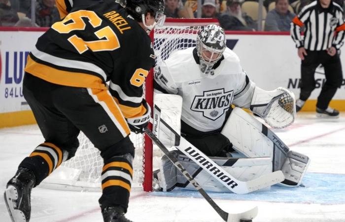 Tuesday in the NHL | Rakell gives Penguins 3-2 win over Kings