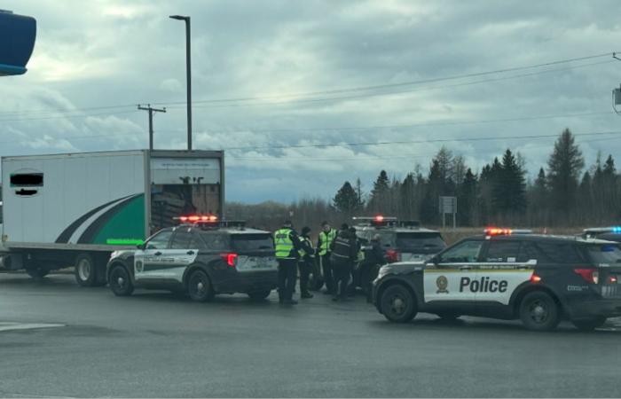 Saint-Louis-de-Blandford: truck intercepted with possible contraband cigarettes