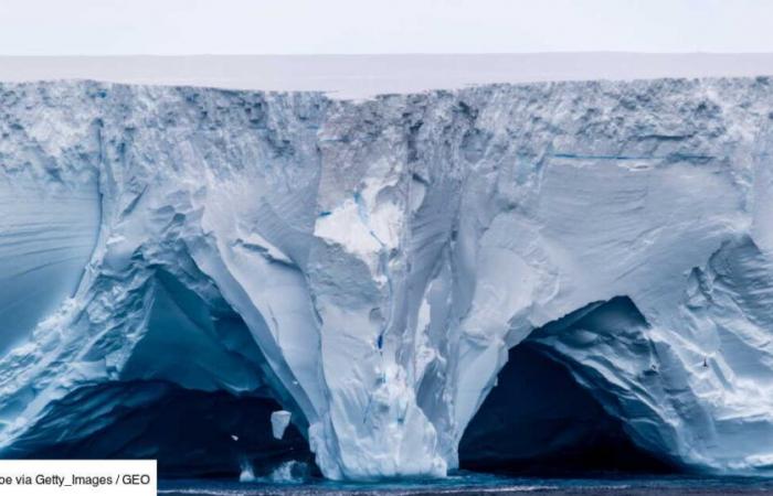 Here we go again: The largest iceberg in the world is moving again in the ocean