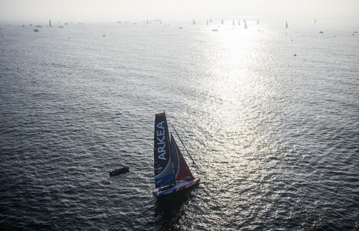 Yoann Richomme takes the lead from Charlie Dalin after 15 days