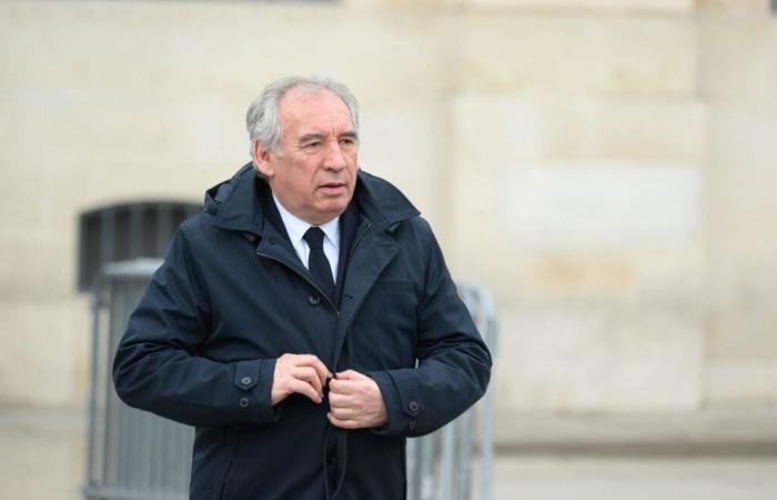 Bayrou already under fire for having preferred Pau to Mayotte