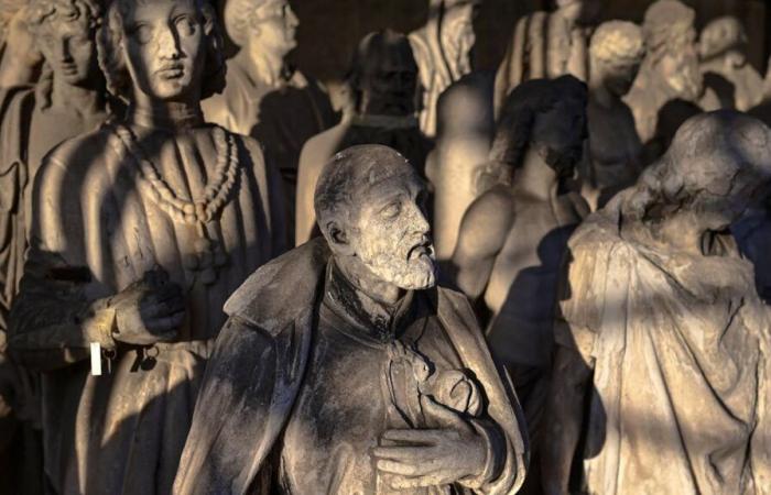 Ancient statues from the Milan Cathedral offered for adoption