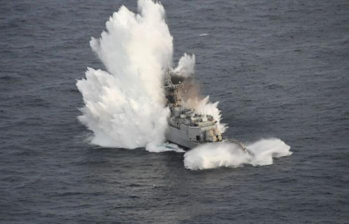 The French Navy shows its muscles with the torpedoing of the ship Chief Master L’Her