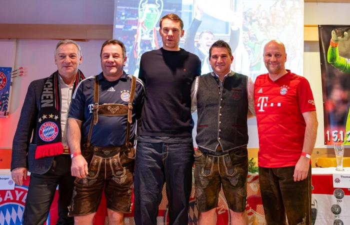 This is how Manuel Neuer's fan club visit went