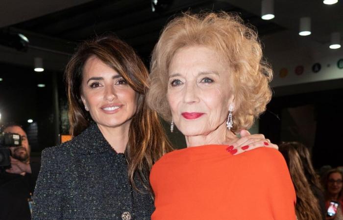 Penélope Cruz writes about Marisa Paredes: living as yourself and not asking for forgiveness | Culture