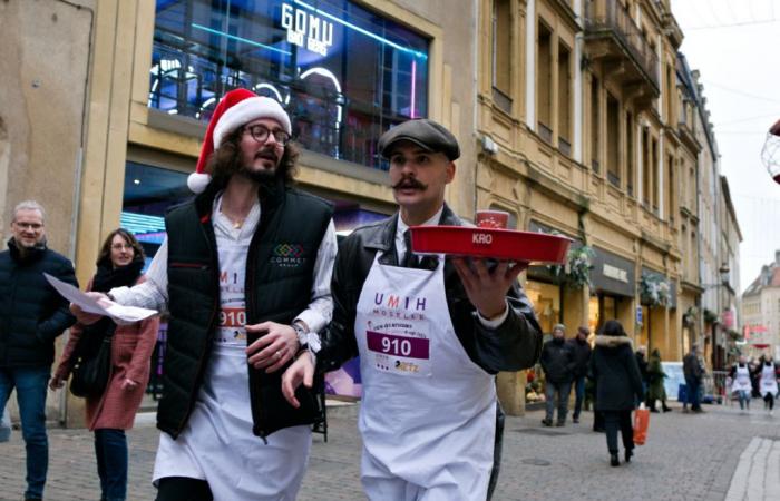 relive on video the frenetic race of waiters in the city center