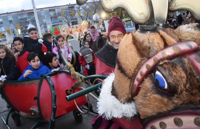 In Arles, Christmas in the Griffeuille district is full of childish smiles for an afternoon