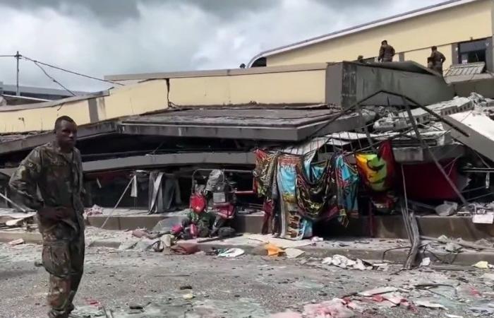 Vanuatu earthquake, destroyed buildings and victims, says witness