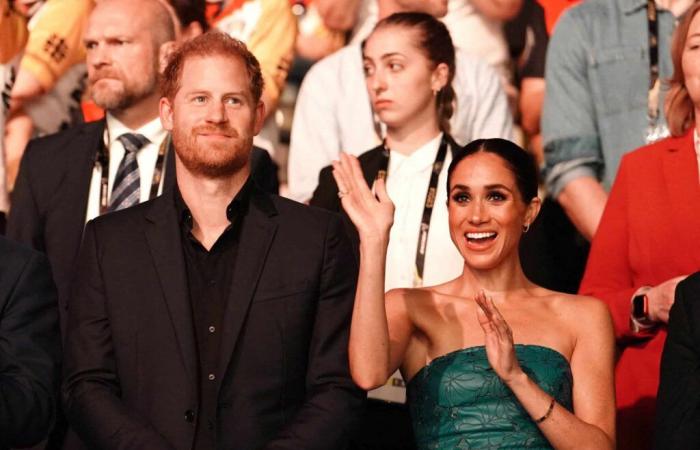 Harry and Meghan Markle finally reveal a never-before-seen photo of their two children