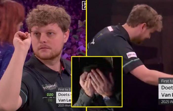 Viewers left stunned by ‘worst leg of darts in history’ at PDC World Championship