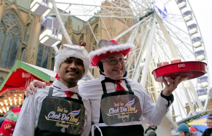 relive on video the frenetic race of waiters in the city center