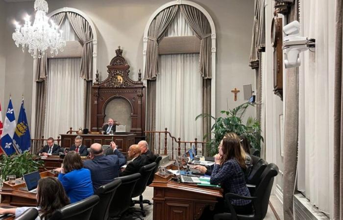 The crucifix could contravene the secularism of the State according to the Legault government