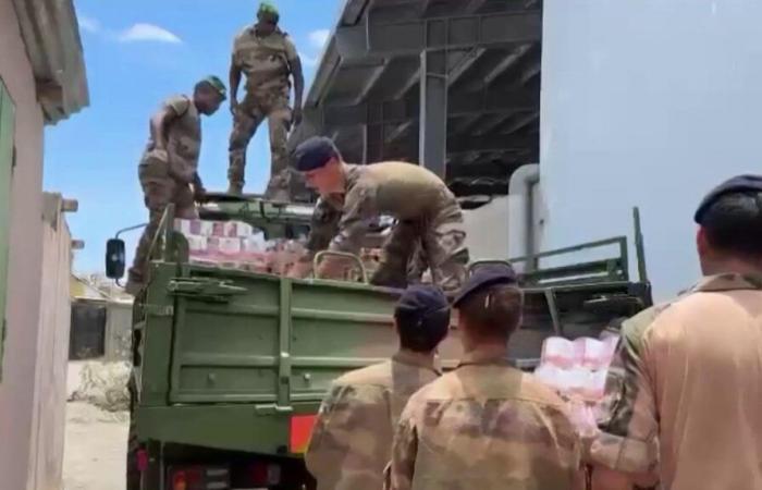 after cyclone Chido in Mayotte, initial distributions of water and food still insufficient