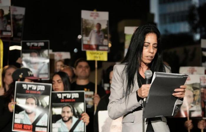 Israeli students take to the streets to demand an agreement on the release of hostages