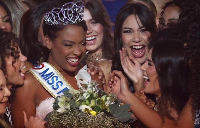 Miss France 2025 takes the metro with her crown, and her journey is not like yours