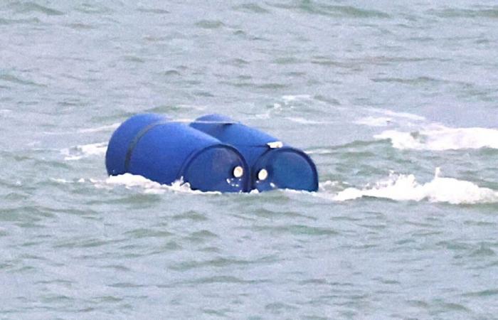 Video and photos. The impressive clearance of a 150 kg bomb off the coast of Saint-Malo