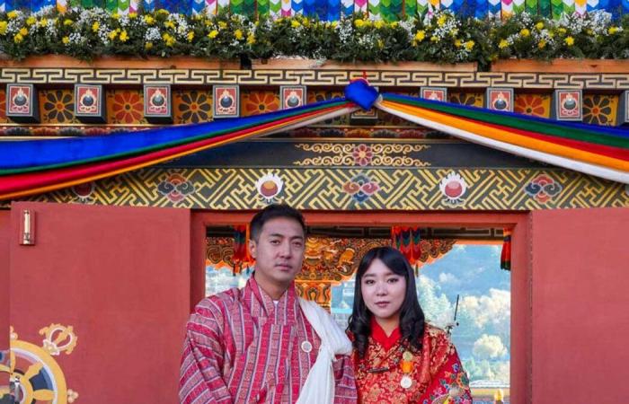 King Jigme Khesar, his heir, his father, the queens, princes and princesses of Bhutan gathered for the national day